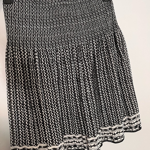 Max Studio black white skirt - Picture 4 of 4